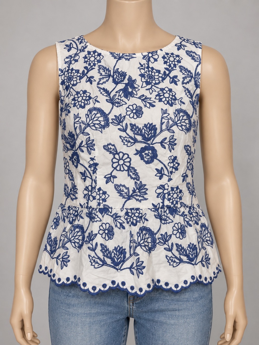 Talbots Petite 2P White Navy Floral Embroidered Cotton Sleeveless Blouse